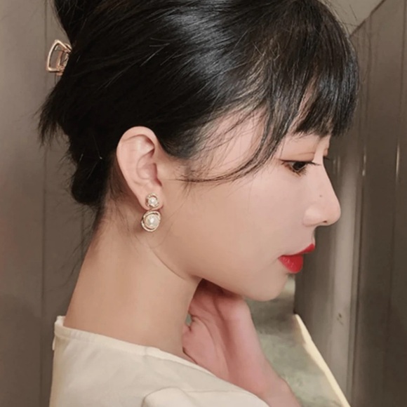 1 Pair High-End Faux Pearl Zinc Alloy Earrings, Rhinestone-Encrusted - Picture 3 of 3